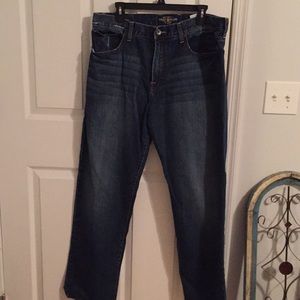 Lucky brand men’s jeans. Classic straight